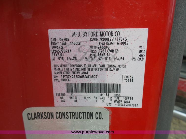 image for item L3019 2006 Ford F250 Super Duty SuperCab pickup truck