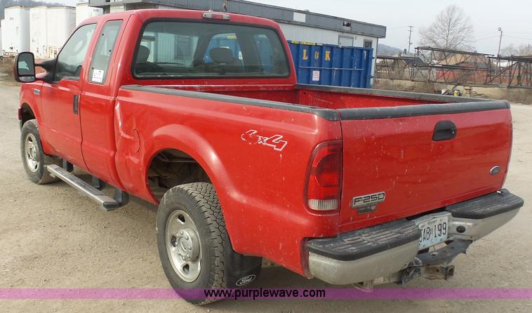 image for item L3020 2006 Ford F250 Super Duty SuperCab pickup truck