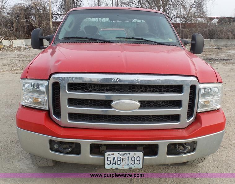 image for item L3020 2006 Ford F250 Super Duty SuperCab pickup truck