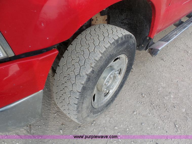 image for item L3020 2006 Ford F250 Super Duty SuperCab pickup truck