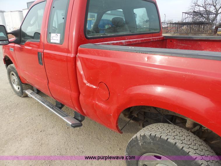 image for item L3020 2006 Ford F250 Super Duty SuperCab pickup truck