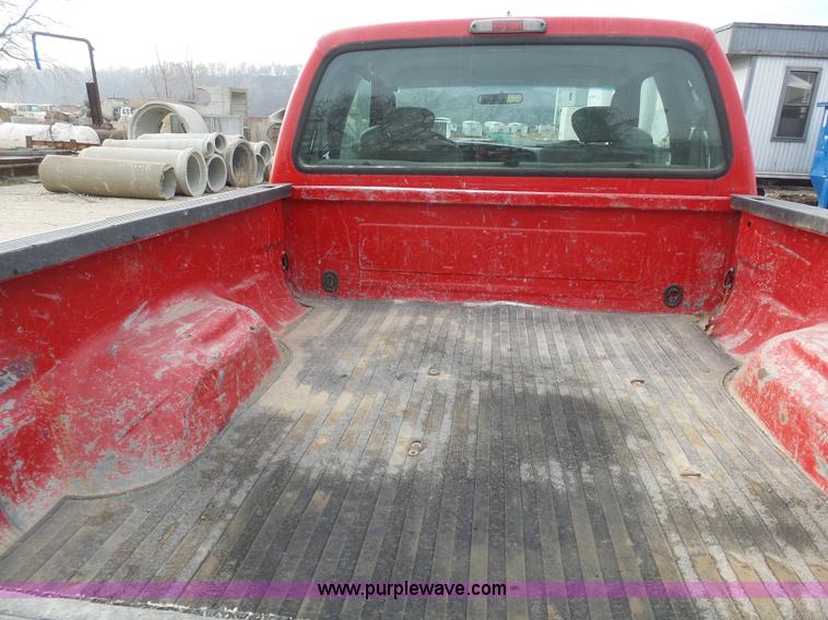 image for item L3020 2006 Ford F250 Super Duty SuperCab pickup truck