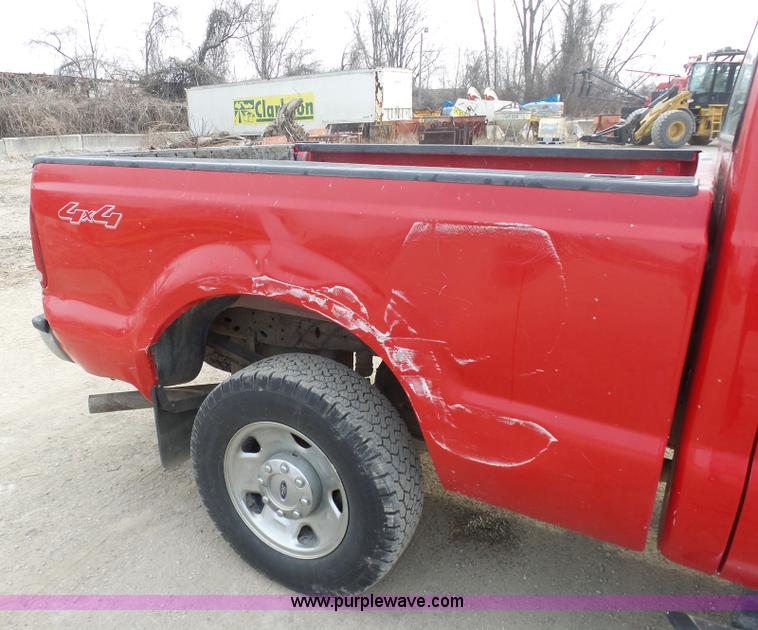 image for item L3020 2006 Ford F250 Super Duty SuperCab pickup truck