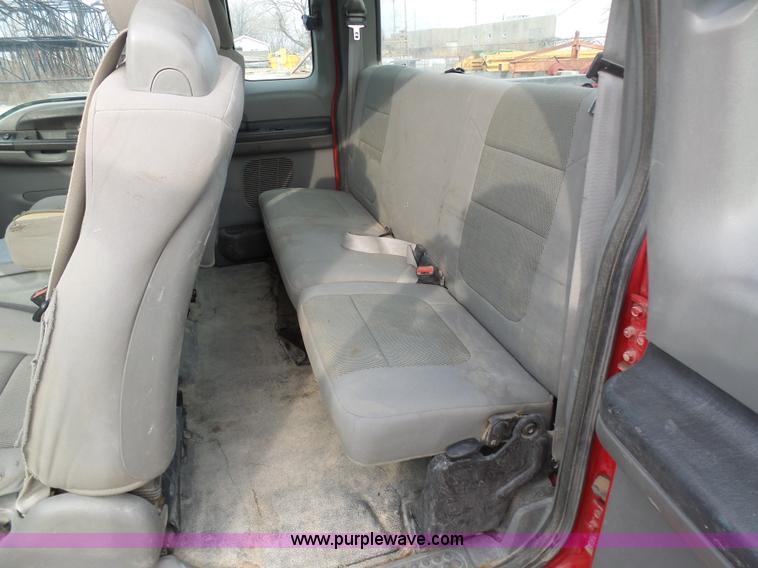 image for item L3020 2006 Ford F250 Super Duty SuperCab pickup truck