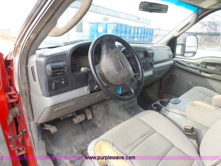 image for item L3020 2006 Ford F250 Super Duty SuperCab pickup truck