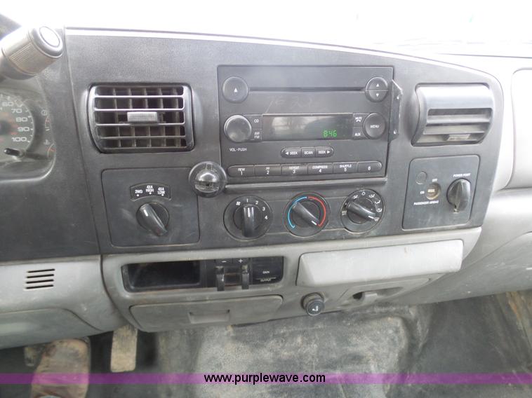 image for item L3020 2006 Ford F250 Super Duty SuperCab pickup truck