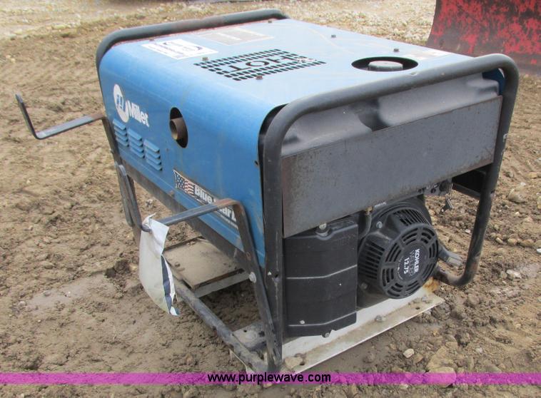 image for item L3913 Miller Blue Star DX185 welder/generator