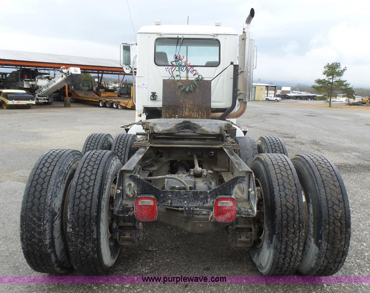 image for item L5439 1993 Mack CH613 semi truck