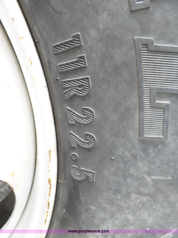 image for item L5439 1993 Mack CH613 semi truck