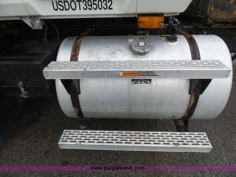 image for item L5439 1993 Mack CH613 semi truck