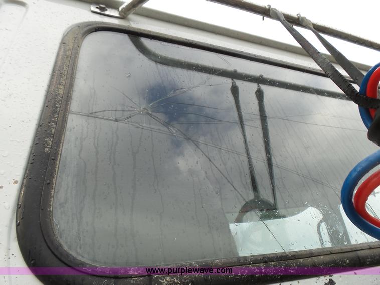 image for item L5439 1993 Mack CH613 semi truck