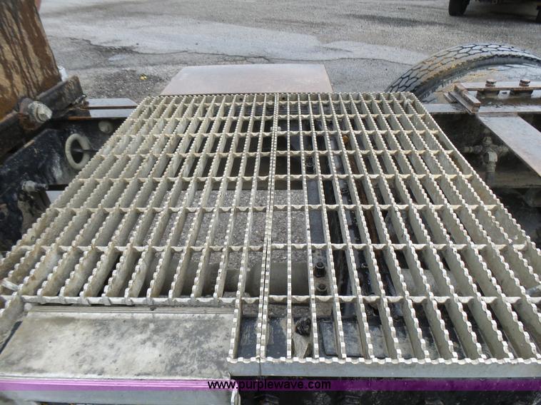 image for item L5439 1993 Mack CH613 semi truck