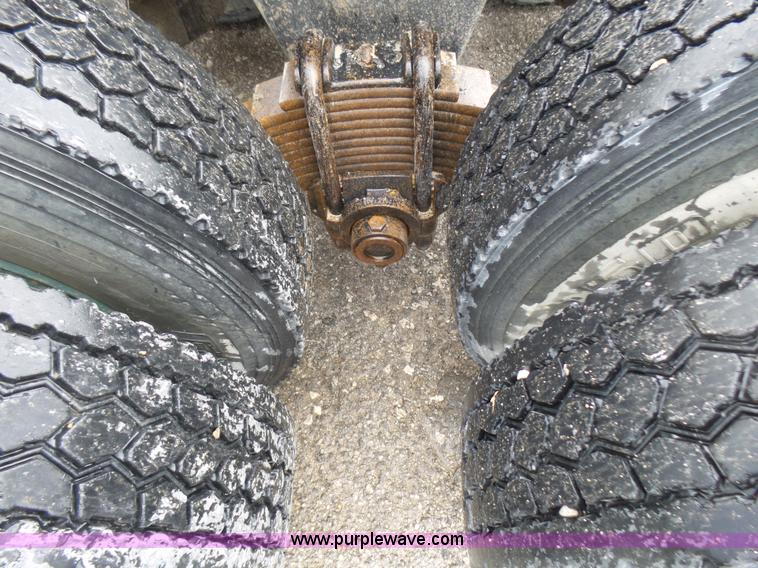 image for item L5439 1993 Mack CH613 semi truck