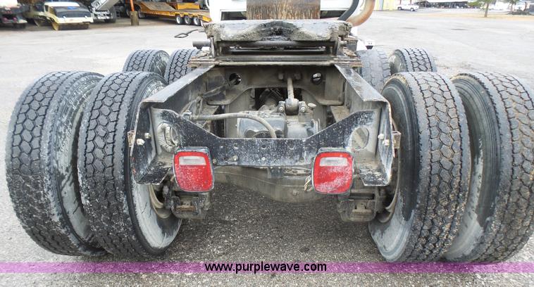 image for item L5439 1993 Mack CH613 semi truck