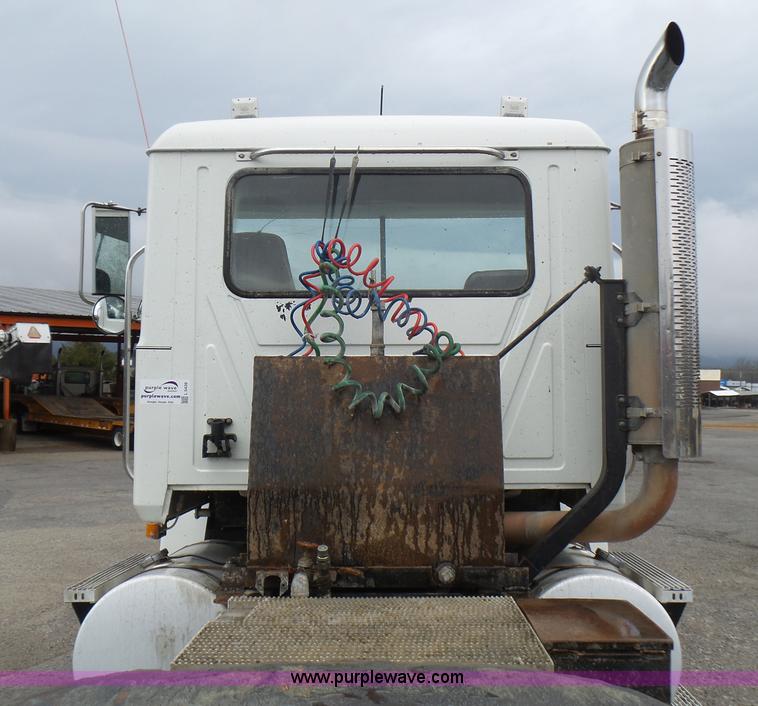 image for item L5439 1993 Mack CH613 semi truck