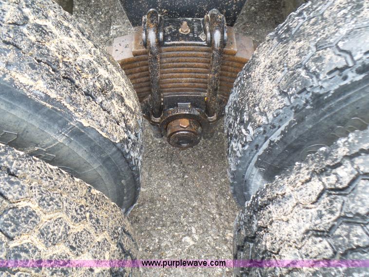 image for item L5439 1993 Mack CH613 semi truck