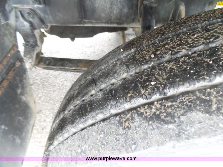 image for item L5439 1993 Mack CH613 semi truck