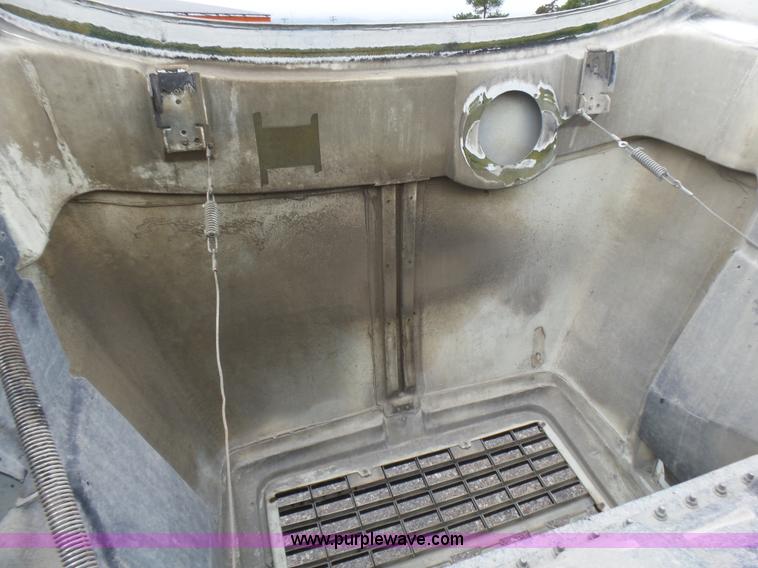 image for item L5439 1993 Mack CH613 semi truck