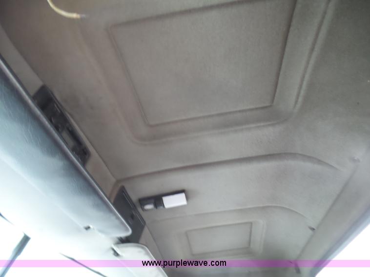 image for item L5439 1993 Mack CH613 semi truck