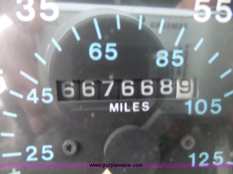 image for item L5439 1993 Mack CH613 semi truck