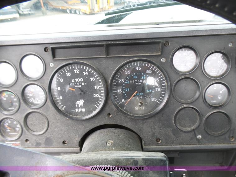 image for item L5439 1993 Mack CH613 semi truck