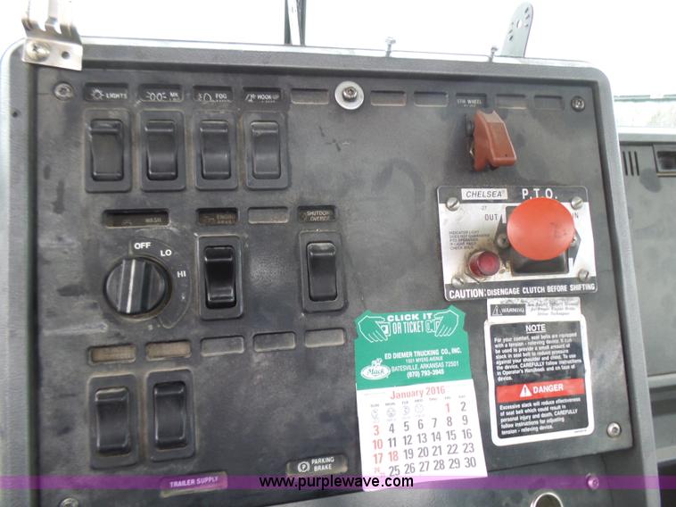 image for item L5439 1993 Mack CH613 semi truck