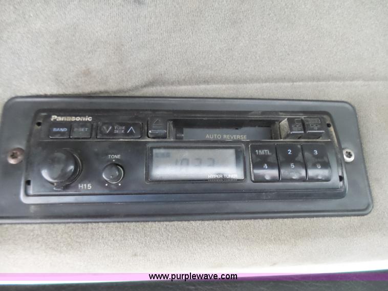 image for item L5439 1993 Mack CH613 semi truck