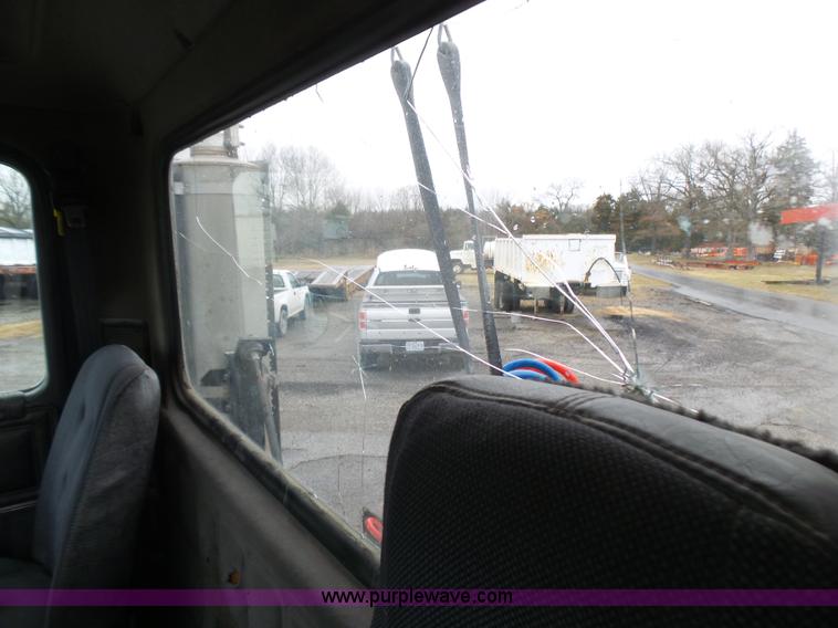 image for item L5439 1993 Mack CH613 semi truck