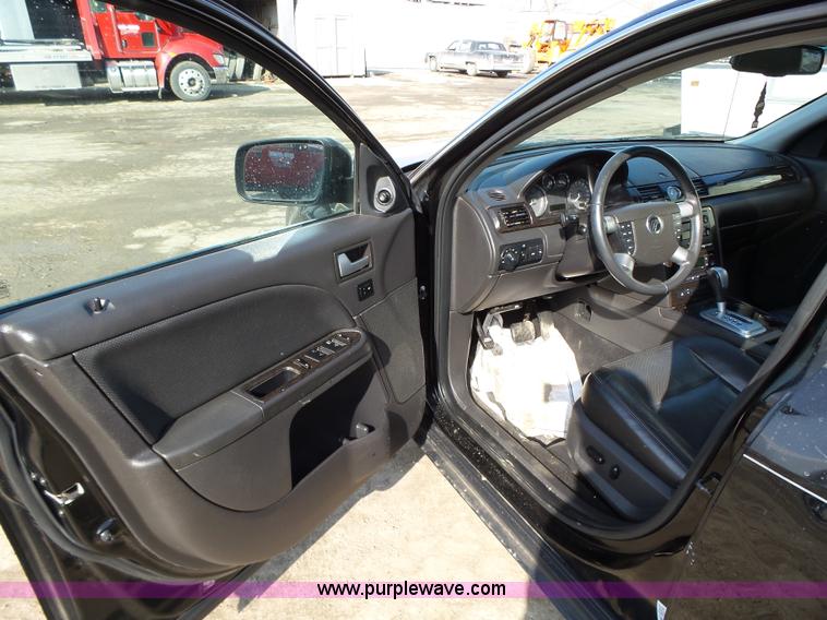 image for item L5584 2006 Mercury Montego Premier