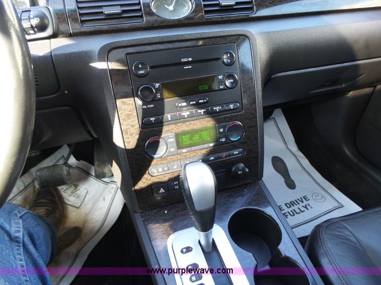 image for item L5584 2006 Mercury Montego Premier