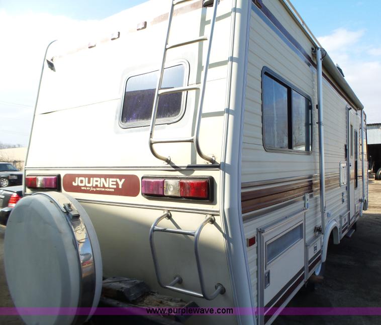 image for item L5585 1985 Chevrolet Journey P30 RV