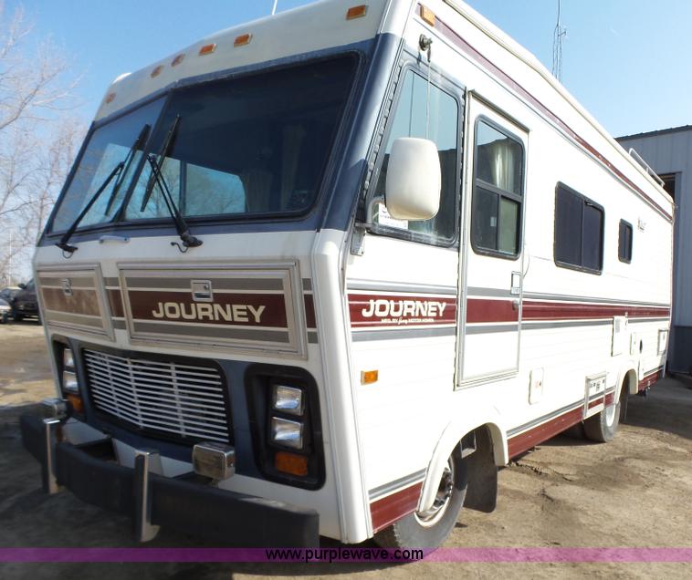 image for item L5585 1985 Chevrolet Journey P30 RV