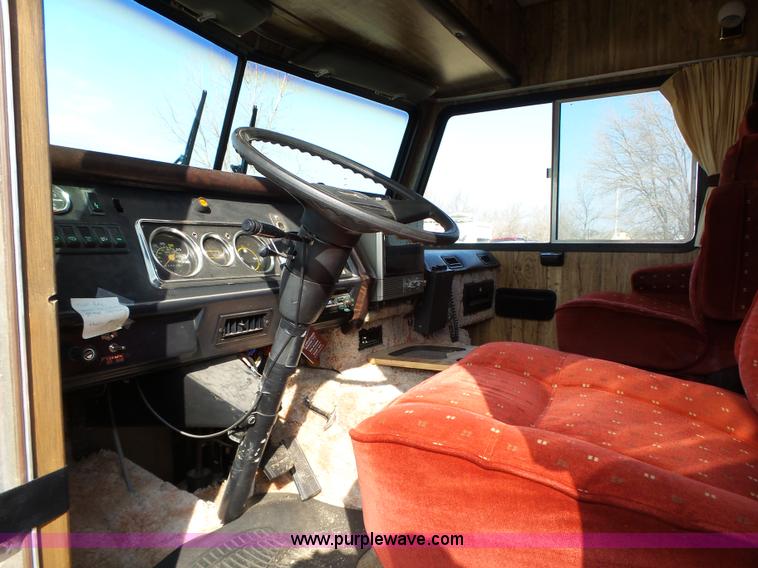 image for item L5585 1985 Chevrolet Journey P30 RV