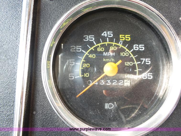 image for item L5585 1985 Chevrolet Journey P30 RV