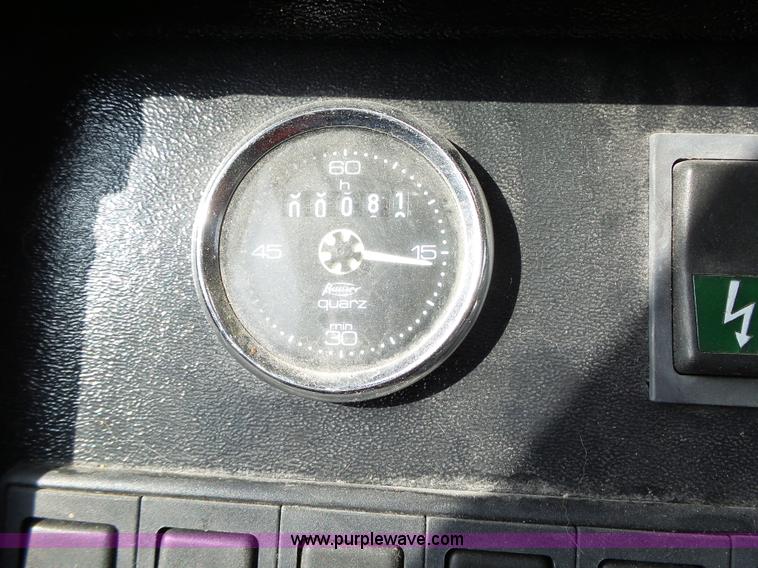 image for item L5585 1985 Chevrolet Journey P30 RV