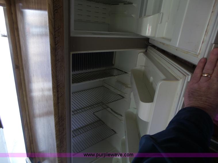 image for item L5585 1985 Chevrolet Journey P30 RV