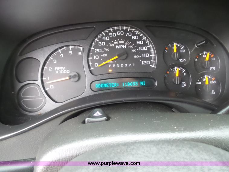 image for item L5760 2006 Chevrolet Silverado 1500 Crew Cab pickup truck