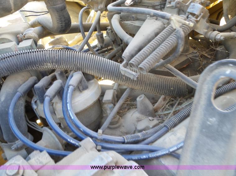 image for item L6254 1998 Ford F700 propane truck