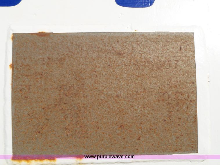 image for item L6254 1998 Ford F700 propane truck