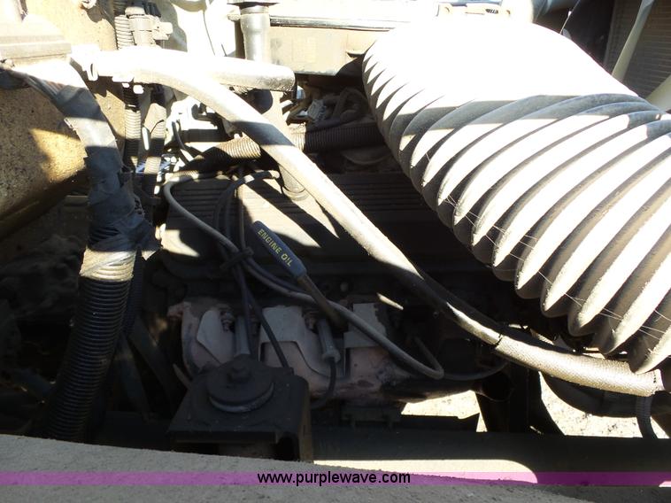 image for item L6255 1998 Chevrolet C7500 truck cab and chassis