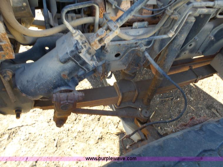 image for item L6255 1998 Chevrolet C7500 truck cab and chassis