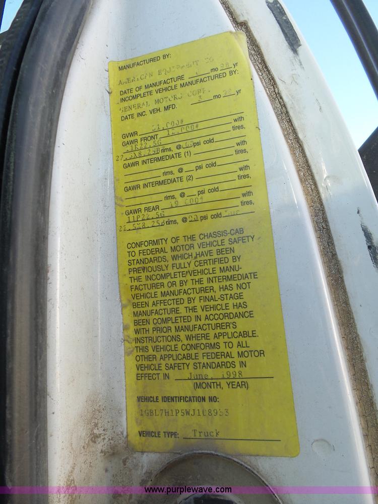 image for item L6255 1998 Chevrolet C7500 truck cab and chassis