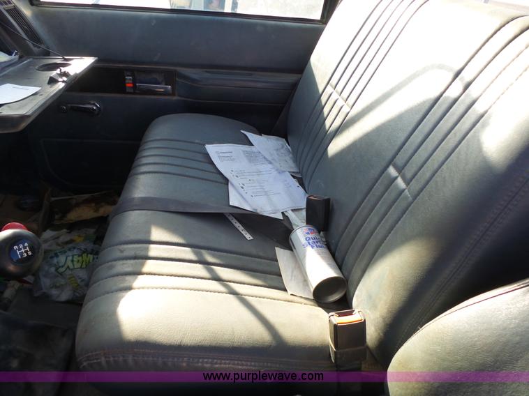 image for item L6255 1998 Chevrolet C7500 truck cab and chassis