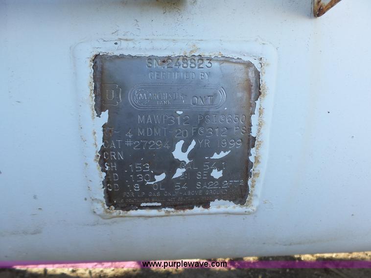 image for item L6256 1999 GMC C7500 flatbed truck