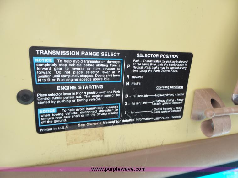 image for item L6256 1999 GMC C7500 flatbed truck