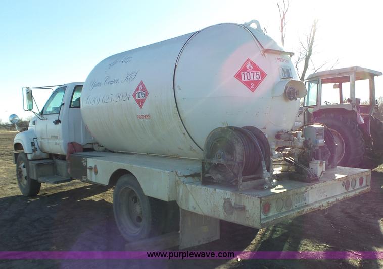image for item L6257 1999 GMC C7500 propane truck