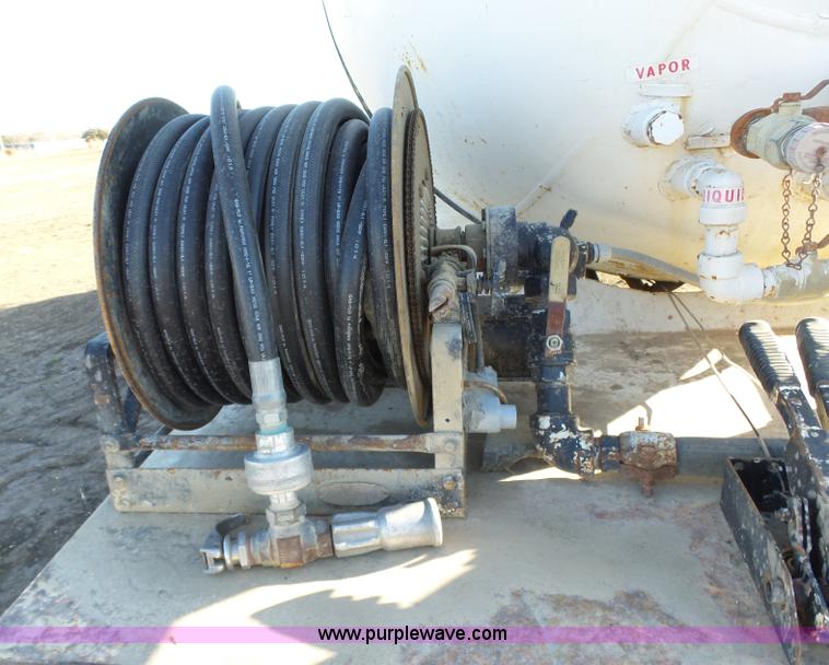 image for item L6257 1999 GMC C7500 propane truck