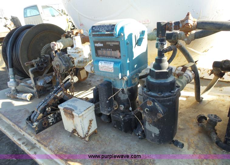 image for item L6257 1999 GMC C7500 propane truck