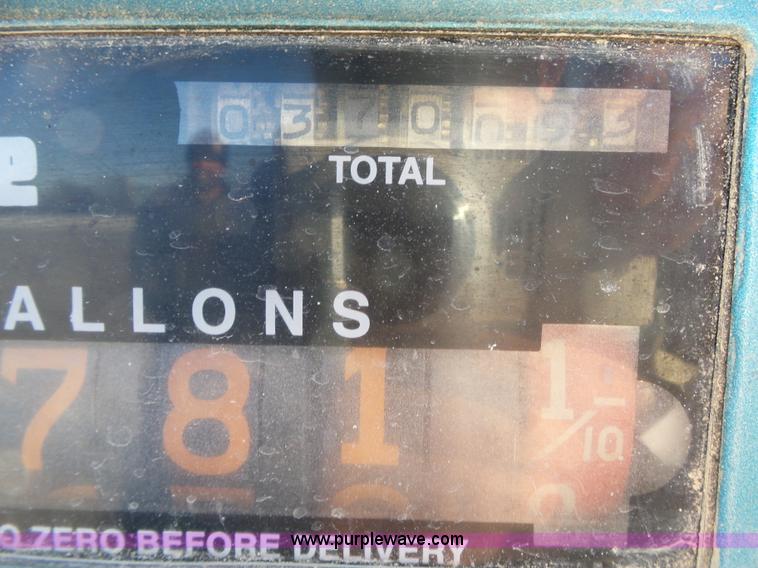 image for item L6257 1999 GMC C7500 propane truck