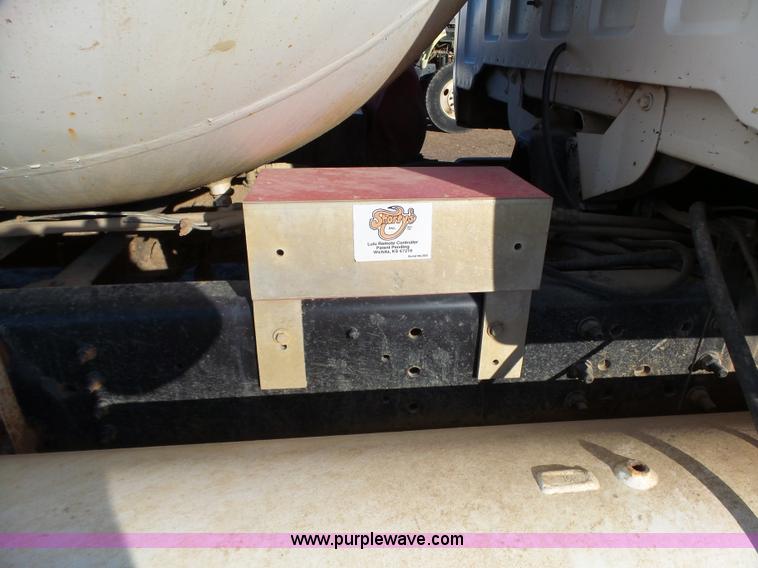 image for item L6257 1999 GMC C7500 propane truck